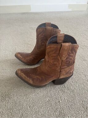 Ariat Women’s Chandler Western Cowboy Boots 6.5 Wide